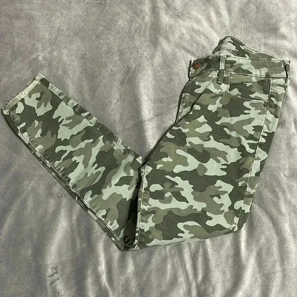 🍁 Old Navy Rockstar Jeans - Picture 1 of 6